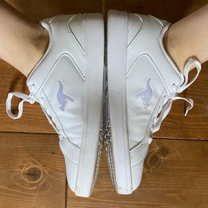 White Kangaroo Sneakers-size 8